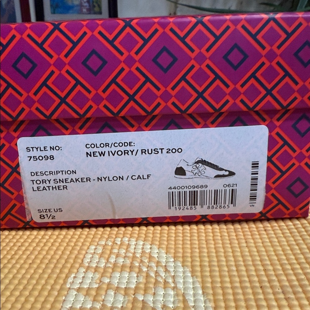 Tory Burch Geometric Patterned Box - Orange, Creme & Gold